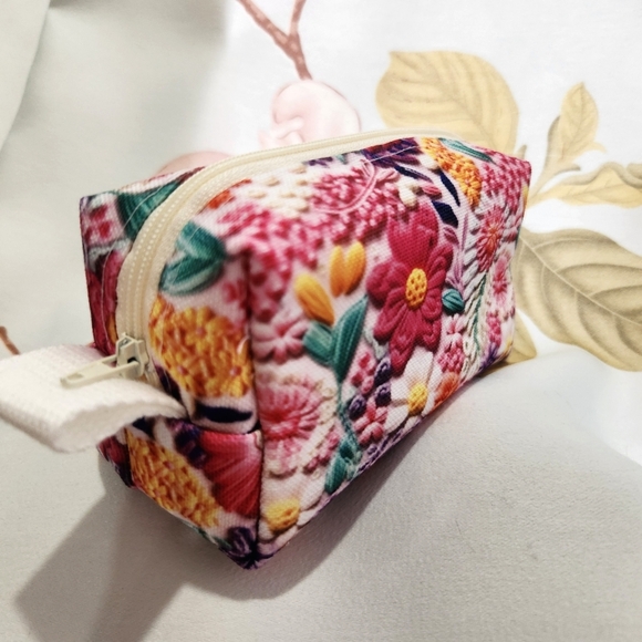 3D floral printed cosmetics bag, storage bag, organizer, box pouch - Picture 5 of 5